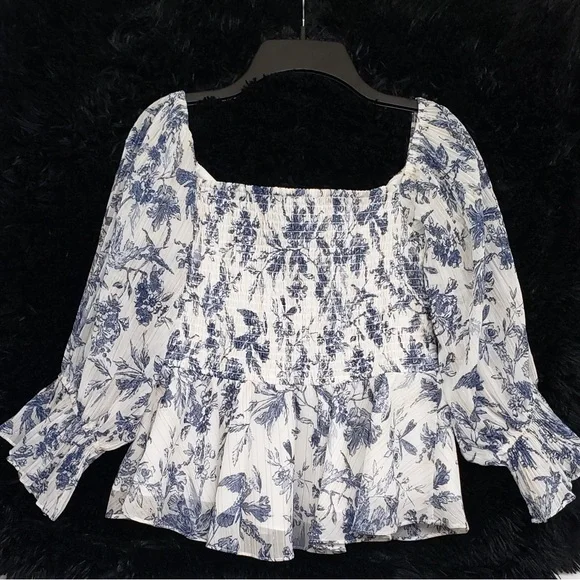 EUC Express White Blue Ruffled Peplum Blouse Metallic Gold Shimmer Size Small - Picture 4 of 8